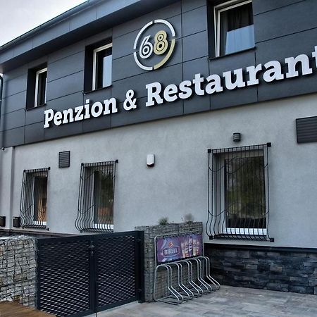 Penzion 68 Hotel Kladno Eksteriør billede