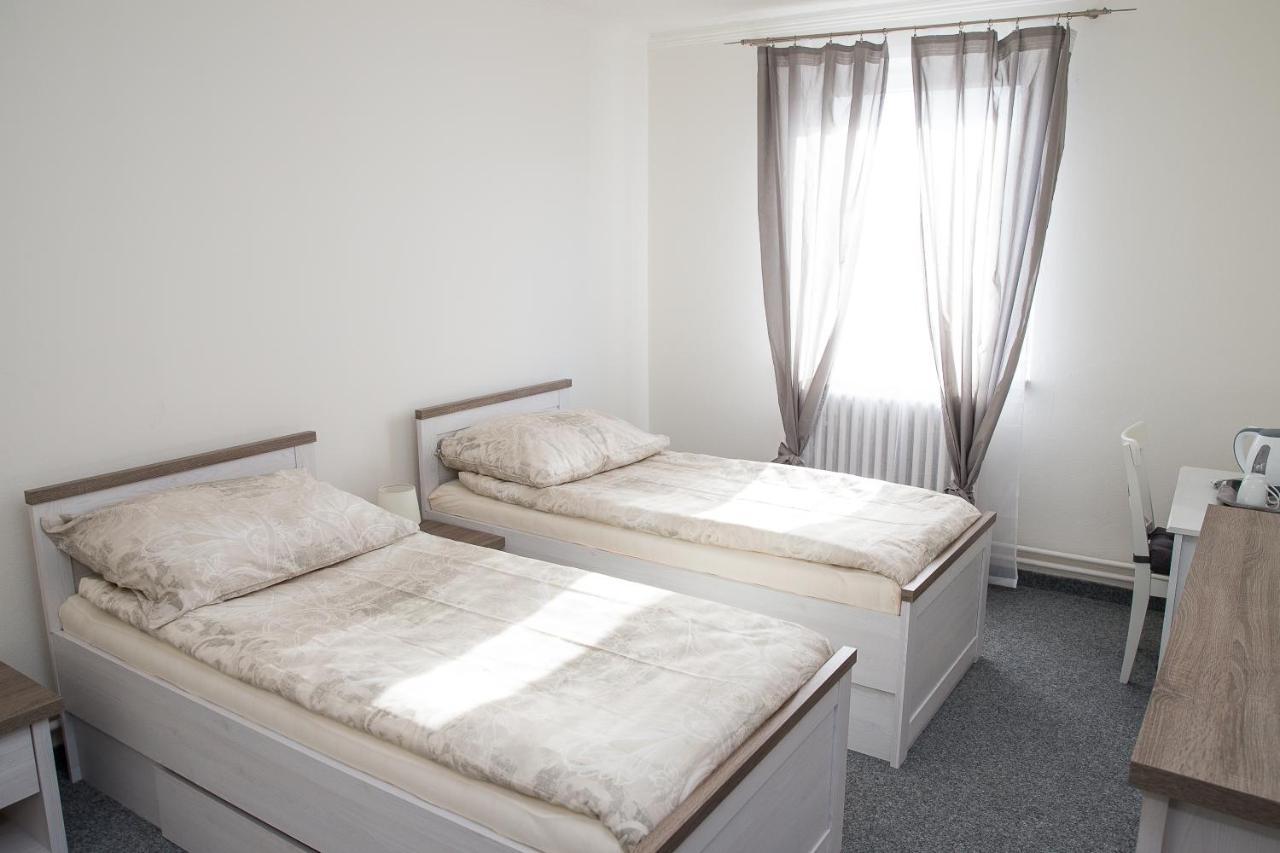 Penzion 68 Hotel Kladno Eksteriør billede